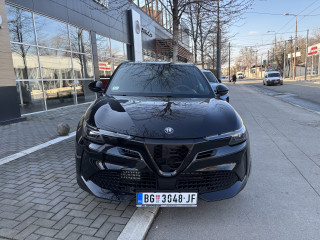 Alfa Romeo Junior 1.2 136ks MHEV DCT6 SPECIALE DEMO