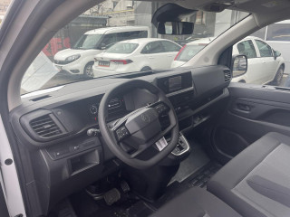COMBI 8+1 XL 2,0  HDI 180 EAT8 + NR02 