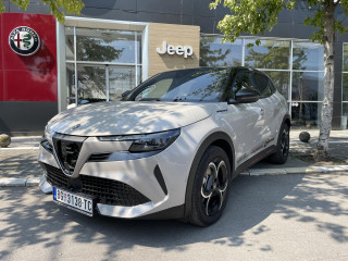 Alfa Romeo Junior 1.2 136ks MHEV DCT6 SPECIALE DEMO 