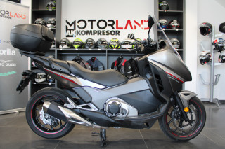 Honda Integra 750 