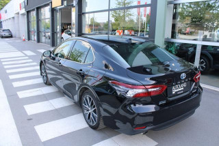 Toyota Camry 2.5 HYBRID CVT 