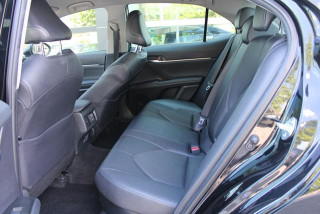 Toyota Camry 2.5 HYBRID CVT 