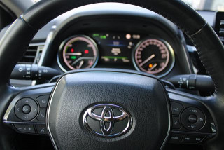 Toyota Camry 2.5 HYBRID CVT 