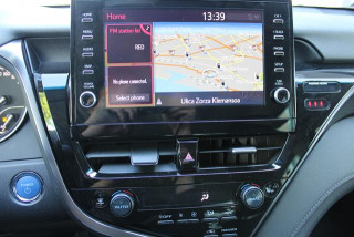 Toyota Camry 2.5 HYBRID CVT 