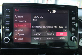 Toyota Camry 2.5 HYBRID CVT 