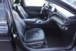 Toyota Camry 2.5 HYBRID CVT 