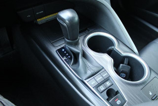 Toyota Camry 2.5 HYBRID CVT 