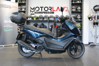 Kymco SkyTown 125 