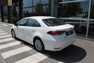 Toyota Corolla 1.5 LUNA 