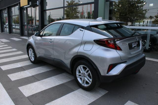 Toyota C-HR 1.8 HYBRID AUT 