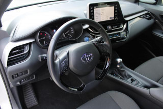 Toyota C-HR 1.8 HYBRID AUT 