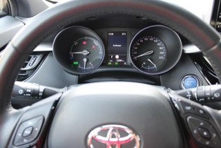 Toyota C-HR 1.8 HYBRID AUT 