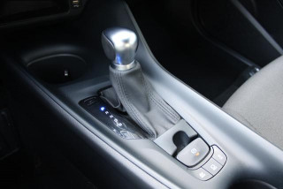 Toyota C-HR 1.8 HYBRID AUT 