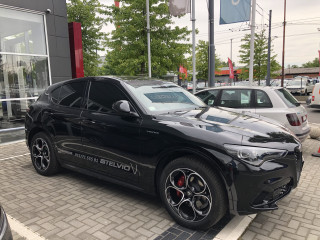 Alfa Romeo Stelvio 2.0 Petrol 280KS Q4 AT8 VELOCE DEMO