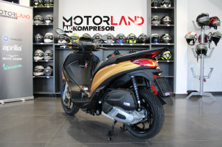 Piaggio Medley 125 Sport 