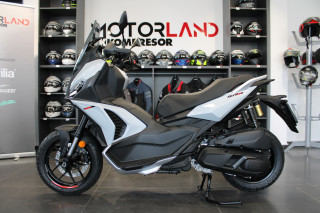 Aprilia SR GT 400 