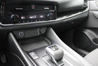 Nissan Qashqai 1.3 tCe HY. EDC 