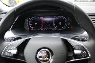 Škoda Superb 2.0 TDI AMBITION DSG 