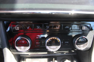 Škoda Superb 2.0 TDI Ambition DSG 