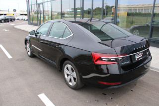 Škoda Superb 2.0 TDI Ambition DSG 