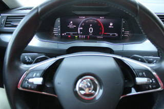 Škoda Superb 2.0 TDI Ambition DSG 