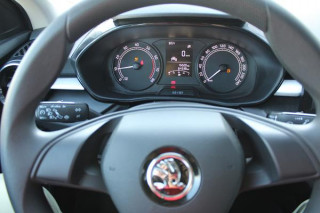 Škoda Fabia 1.0 Essence TNG 