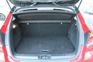 Renault Captur 1.3 tCe DCT Hybrid Intens 