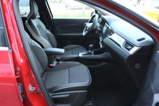 Renault Captur 1.3 tCe DCT Hybrid Intens 