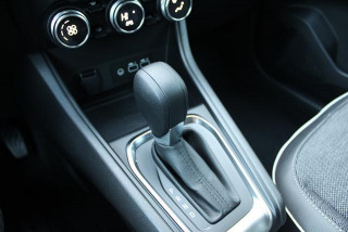 Renault Captur 1.3 tCe DCT Hybrid Intens 