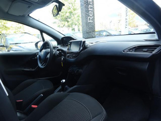 Peugeot 208 1.2 Active AUT 