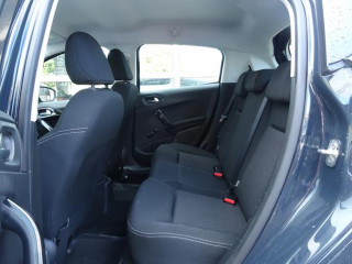 Peugeot 208 1.2 Active AUT 