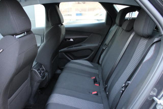 PEUGEOT 3008 1.5 HDI AUT 