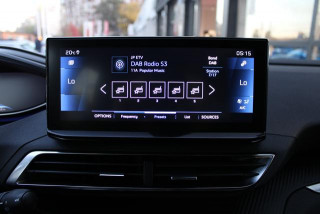 PEUGEOT 3008 1.5 HDI AUT 