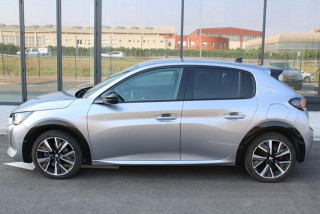 Peugeot 208 1.2 GT LINE AUT 