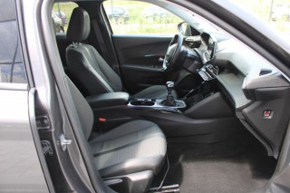 Peugeot 2008 1.2 Allure 
