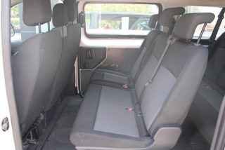 Opel Vivaro 2.0 L 180 A 8 