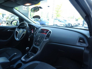 Opel Astra J 1.6 Enjoy 