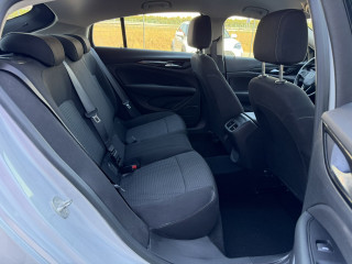 Opel Insignia BUSINESS 2.0 A8 