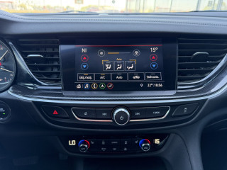 Opel Insignia BUSINESS 2.0 A8 