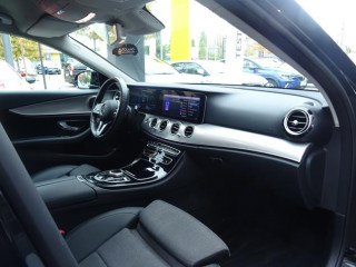 Mercedes Benz E 220 D 4MATIC 