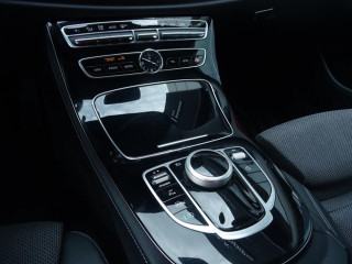 Mercedes Benz E 220 D 4MATIC 