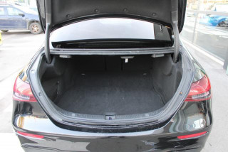 Mercedes Benz E 220 2.0 D HYB. 4MATIC 