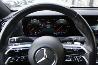 Mercedes Benz E 220 2.0 D HYB. 4MATIC 