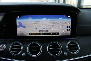 Mercedes Benz E 220 2.0 D HYB. 4MATIC 