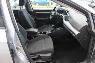 Volkswagen Golf 8 2.0 TDI Life 