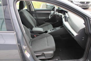 Volkswagen Golf 8 2.0 TDI DSG Life 