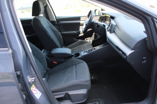 Volkswagen Golf 8 2.0 TDI DSG Life 