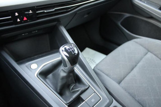 Volkswagen Golf 8 1.0 TSI Life 