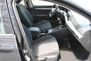 Volkswagen Golf 8 2.0 TDI DSG Life 