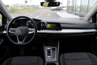 Volkswagen Golf 8 2.0 TDI DSG Life 